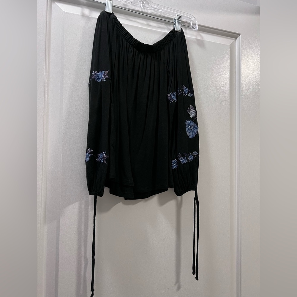American Eagle Off-the-Shoulder Top